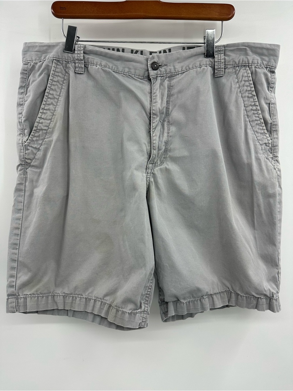 Calvin Klein Jeans Light Gray Flat Front Men's Shorts